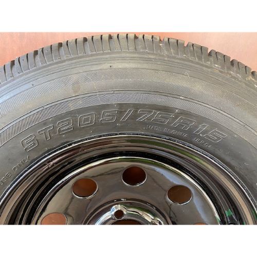 ST205-75R15 Chrome1